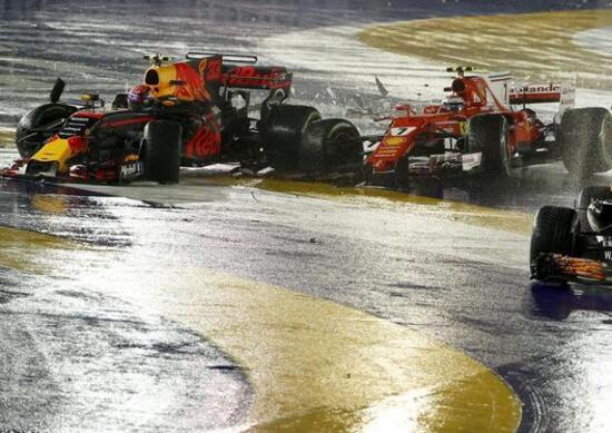 F1 GP Singapore 2017: incidente al via, di chi è la colpa? F1 GP Singapore 2017: incidente al via, di chi è la colpa?