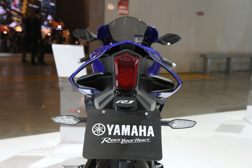 EICMA 2017 Yamaha YZF R1 E R1M Foto Video E Dati Fiere E Saloni