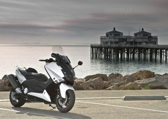 Mercato a febbraio. Yamaha TMAX 530 va forte anche con la neve Mercato a febbraio. Yamaha TMAX 530 va forte anche con la neve