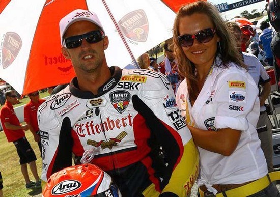 SBK. Jakub Smrz davati alle Kawasaki nel primo turno di qualifiche SBK. Jakub Smrz davati alle Kawasaki nel primo turno di qualifiche