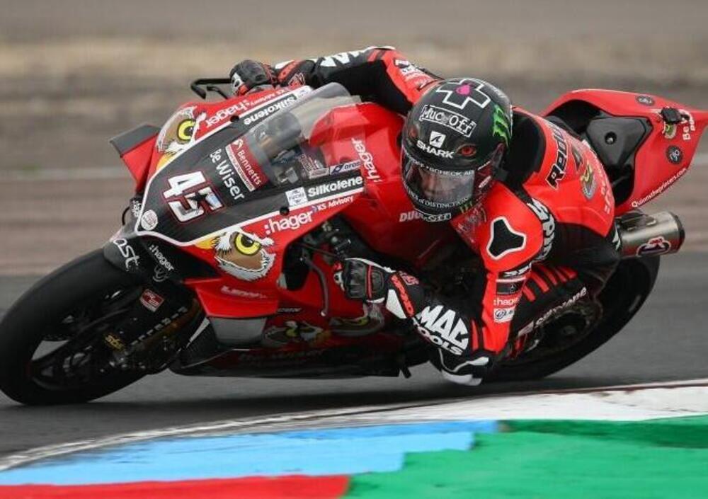 La Ducati Panigale V4 R di Scott Redding del 2019 è in vendita mowmag