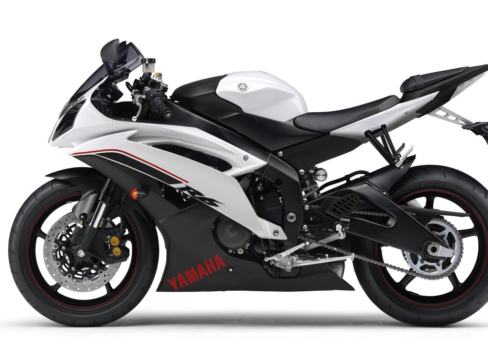 Yamaha Yzf R Prezzo E Scheda Tecnica Moto It