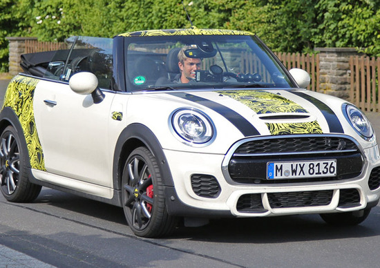 Nuova Mini Cabrio: ecco come sarà la versione en-plain air Nuova Mini Cabrio: ecco come sarà la versione en-plain air