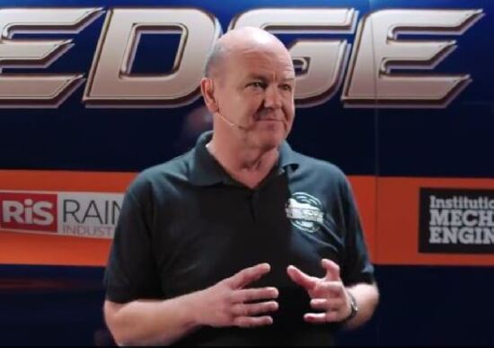 Hall: «Castrol Edge Titanium FST? Ideale per le supercar, perfetto per le auto di tutti i giorni» Hall: «Castrol Edge Titanium FST? Ideale per le supercar, perfetto per le auto di tutti i giorni»