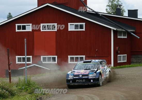 WRC Finlandia. Latvala (VW Polo R) a un passo dalla vittoria WRC Finlandia. Latvala (VW Polo R) a un passo dalla vittoria