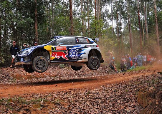 WRC Australia. Day 2. Ogier (VW), ma Meeke è a 3 decimi WRC Australia. Day 2. Ogier (VW), ma Meeke è a 3 decimi