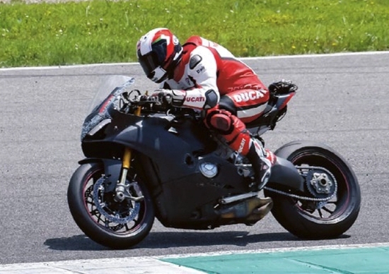 Ducati 1.000 V4 2018: debutto a settembre a Misano Ducati 1.000 V4 2018: debutto a settembre a Misano