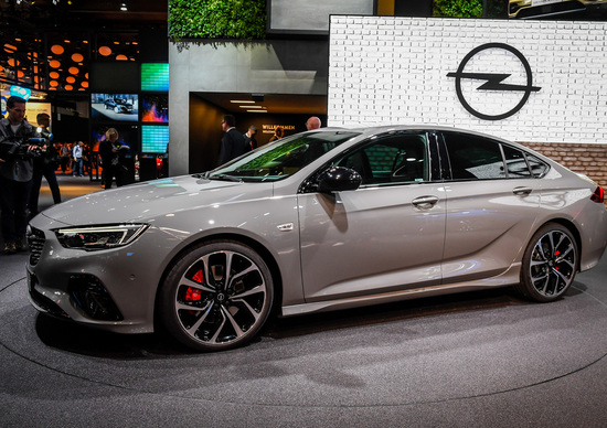 Opel Insignia GSi Sports Tourer al Salone di Francoforte 2017 Opel Insignia GSi Sports Tourer al Salone di Francoforte 2017