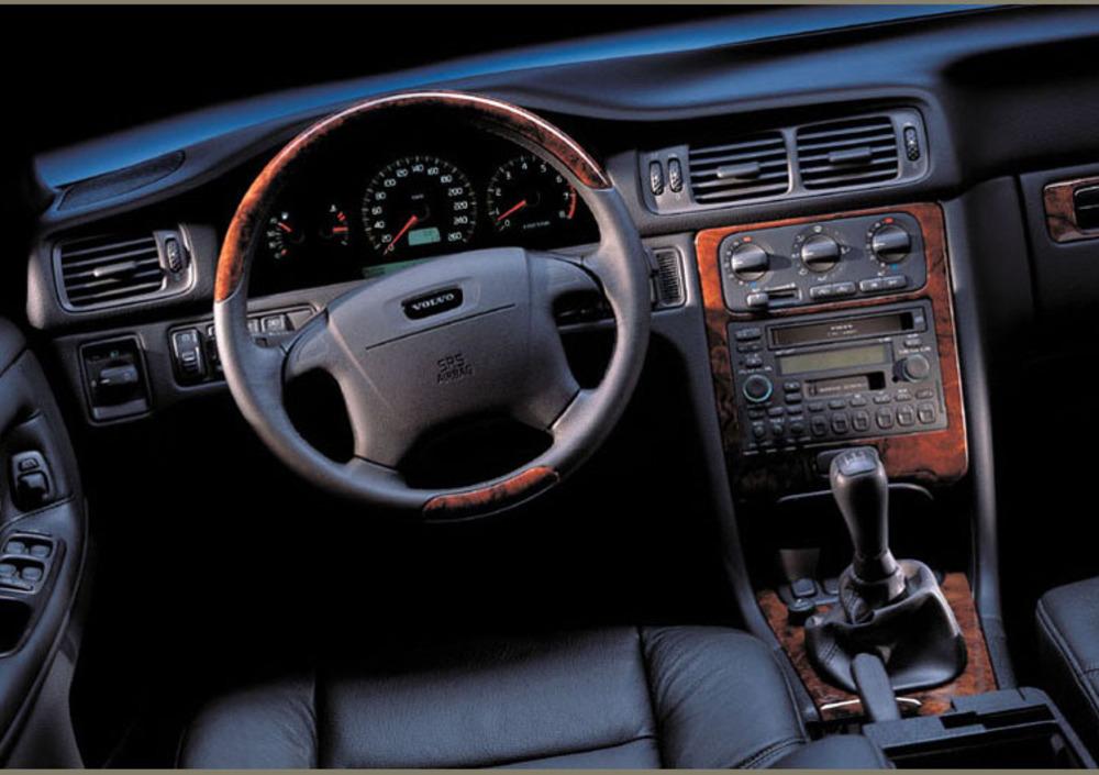 Volvo V70 2.4I Turbo 20V Cat Aut. Xc Awd (09/1997 - 06/1998): Prezzo E Scheda Tecnica - Automoto.it