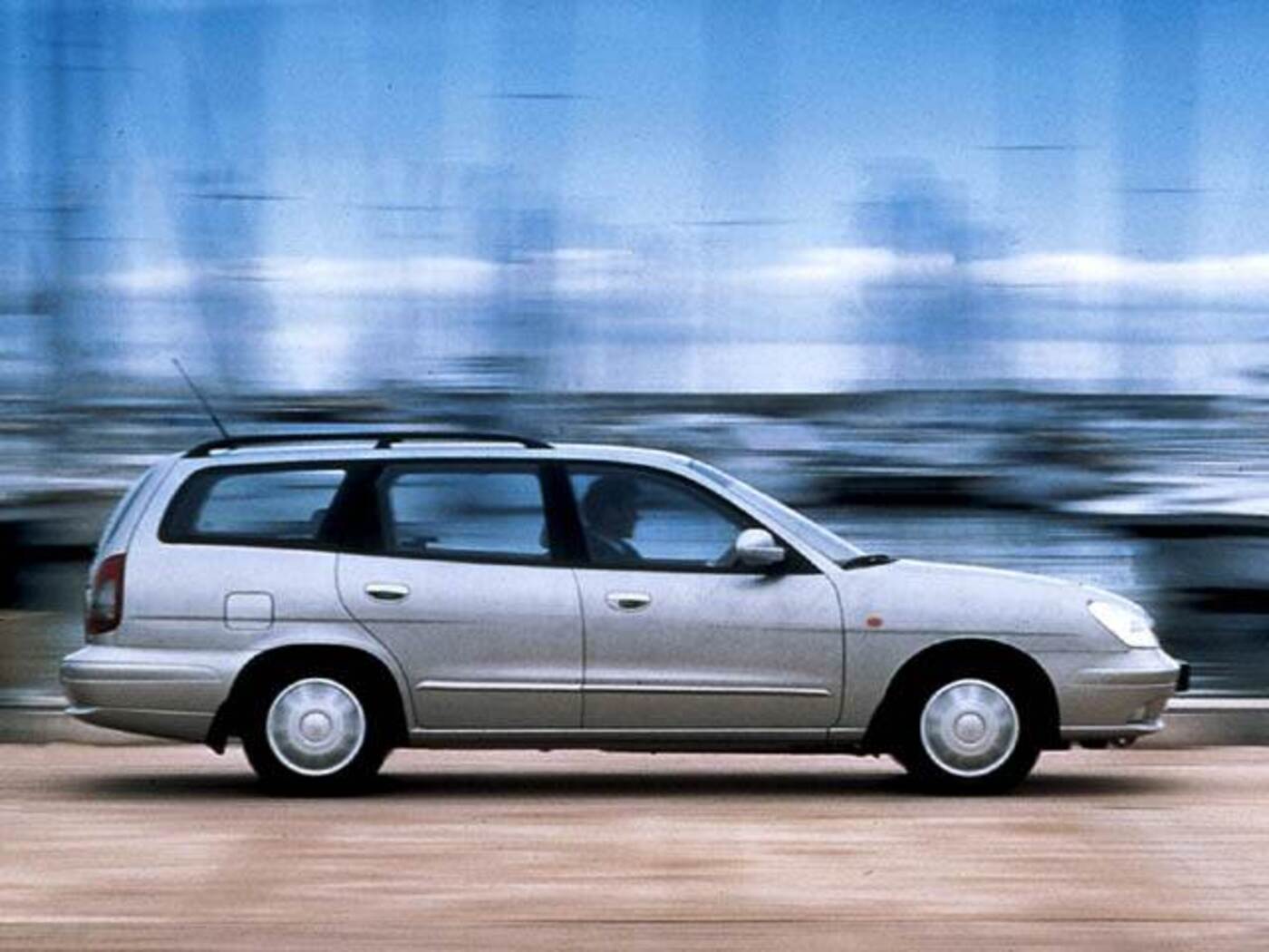 Daewoo Nubira Station Wagon 2.0I 16V Cat Station Wagon J150 Cdx (09/1999 - 01/2001): Prezzo E Scheda Tecnica - Automoto.it