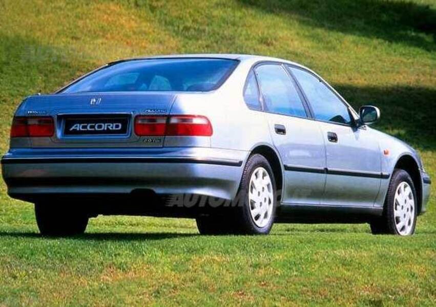 Honda Accord 2.0 TDi cat LS (10/1996 10/1998) prezzo e