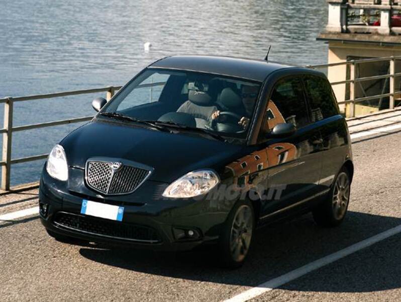 Lancia Ypsilon 1.3 MJT 90 CV DPF Sport MomoDesign (12/2007 - 12/2008 ... Lancia Ypsilon 1.3 MJT 90 CV DPF Sport MomoDesign (12/2007 - 12/2008 ...