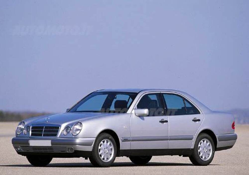 Mercedes-Benz Classe E 200 Cdi Cat Classic (06/1998 - 07/1999): Prezzo E Scheda Tecnica - Automoto.it