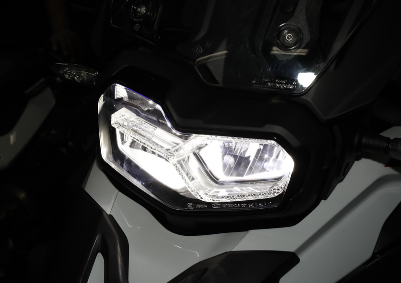 Dai Fari Alogeni Ai Full Led Dal Laser All Oled Il Futuro Dell Illuminazione Motociclistica News Moto It