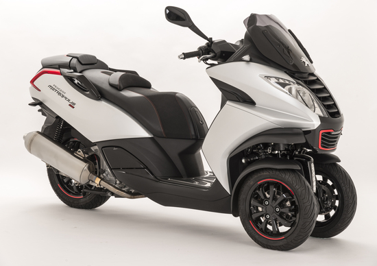 EICMA 2015: Peugeot Metropolis RS EICMA 2015: Peugeot Metropolis RS
