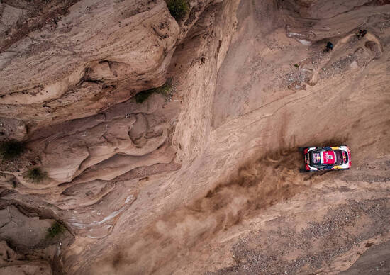 Dakar 2018 Peugeot. Carlos Sainz Vince la Dakar 2018. È il terzo successo consecutivo delle Peugeot Dakar 2018 Peugeot. Carlos Sainz Vince la Dakar 2018. È il terzo successo consecutivo delle Peugeot