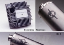 Moto Guzzi V11 nell'Italiano Naked con il kit racing in titanio