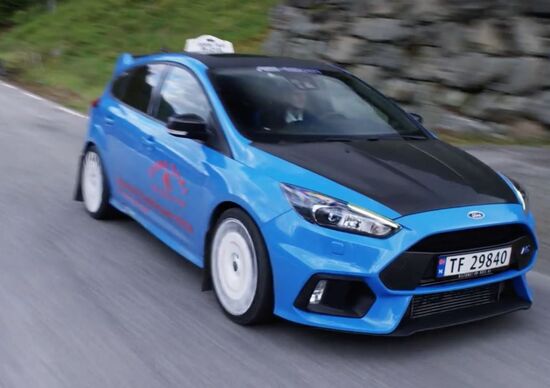 Ford Focus RS: è anche un... taxi [Video]