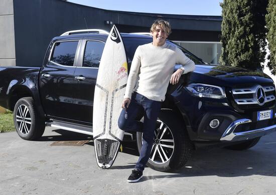 Una Mercedes Classe X per Leonardo Fioravanti, l'italiano stella del surf 