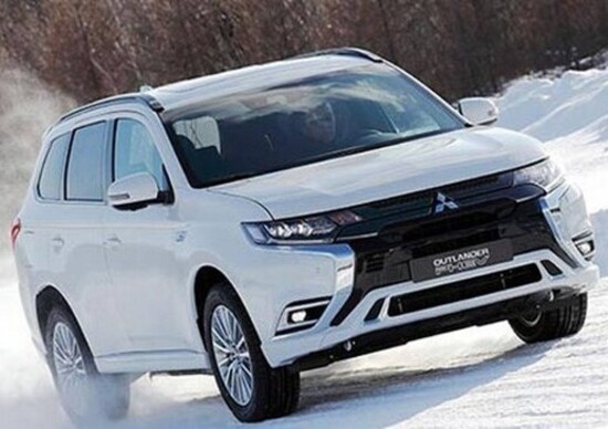 Outlander PHEV, la novità Mitsubishi al Salone di Ginevra 2018 Outlander PHEV, la novità Mitsubishi al Salone di Ginevra 2018