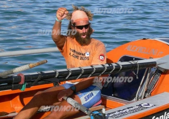 Alex Bellini: «L'Oceano a remi? Il segreto è la testa, non i muscoli. Un po' come Abarth!» Alex Bellini: «L'Oceano a remi? Il segreto è la testa, non i muscoli. Un po' come Abarth!»