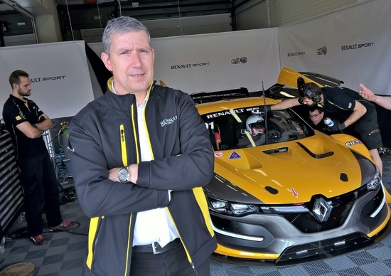 Jean-Pascal Dauce, Renault Sport: «Lanciare la R.S. 01 in GT3? Perché no?» Jean-Pascal Dauce, Renault Sport: «Lanciare la R.S. 01 in GT3? Perché no?»