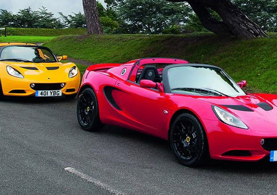 Lotus Elise: arrivano la Sport e la Sport 220 Lotus Elise: arrivano la Sport e la Sport 220