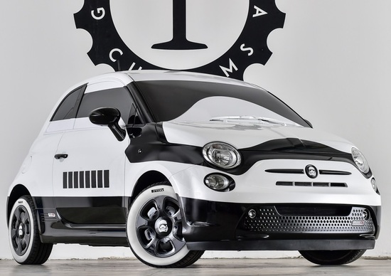 Fiat 500e stormtrooper, aspettando “Star Wars: Il Risveglio della Forza” Fiat 500e stormtrooper, aspettando “Star Wars: Il Risveglio della Forza”