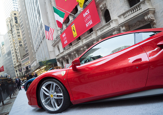Ferrari: via libera per la quotazione alla Borsa Italiana Ferrari: via libera per la quotazione alla Borsa Italiana