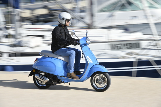 Vespa Primavera 125 e Vespa Sprint 125, il test - News - Moto.it