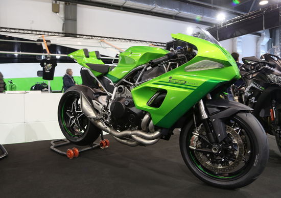 Motor Bike Expo 2016. Kawasaki espone a Verona special da vertigine Motor Bike Expo 2016. Kawasaki espone a Verona special da vertigine