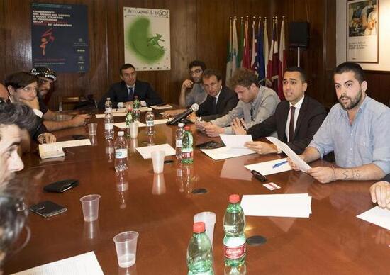 Di Maio incontra i rider: «Via ad assicurazione e paga minima» Di Maio incontra i rider: «Via ad assicurazione e paga minima»