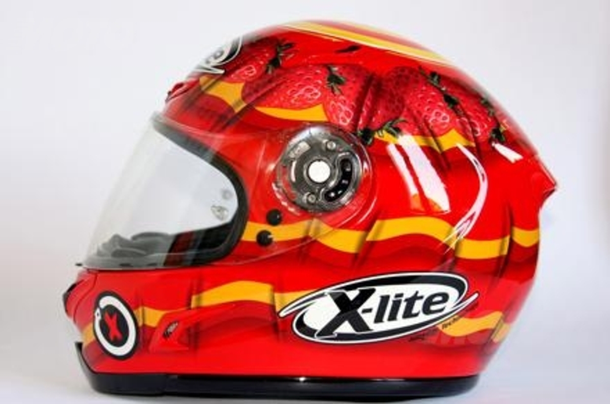 Speciale caschi: test X-Lite X 802 - Accessori - Moto.it