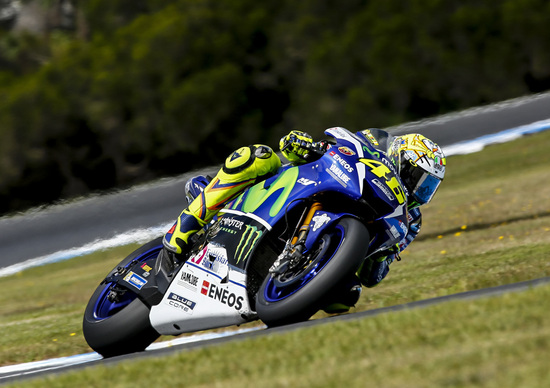 MotoGP. Rossi: Che bella la M1 con le Michelin MotoGP. Rossi: Che bella la M1 con le Michelin