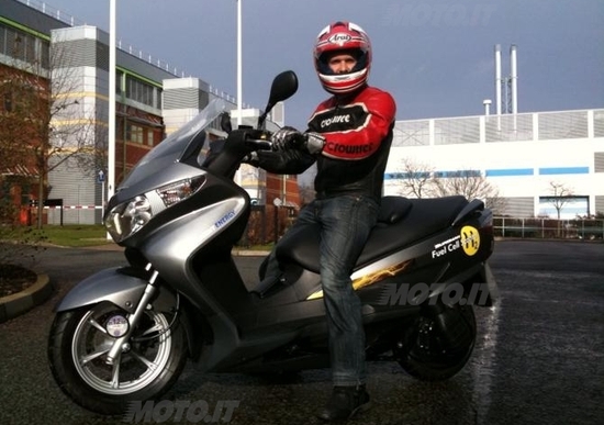 Suzuki Burgman Fuel Cell Suzuki Burgman Fuel Cell