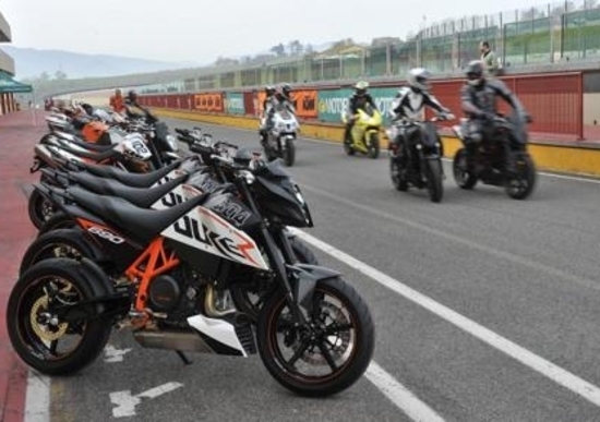 KTM TNT, prova in pista degli ultimi modelli e libere gratuite KTM TNT, prova in pista degli ultimi modelli e libere gratuite
