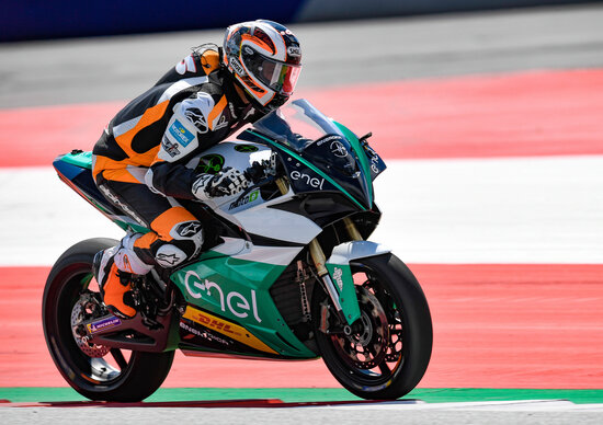 MotoE World Cup 2019: 12 i team per 18 piloti in griglia MotoE World Cup 2019: 12 i team per 18 piloti in griglia