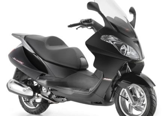 Aprilia Atlantic 300 debutta sul mercato Aprilia Atlantic 300 debutta sul mercato