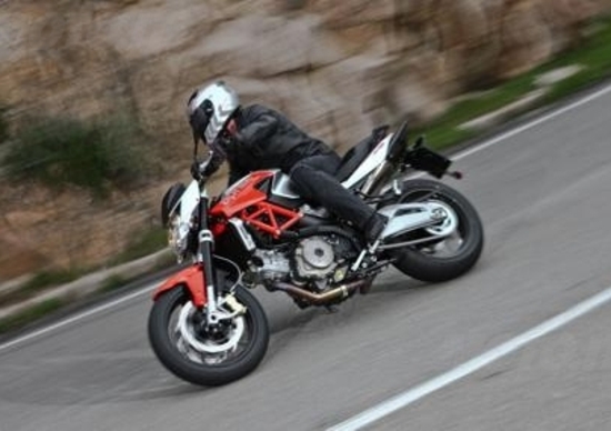 Biaggi ospite d'eccezione alla presentazione Aprilia di Dorsoduro Factory e Shiver Biaggi ospite d'eccezione alla presentazione Aprilia di Dorsoduro Factory e Shiver