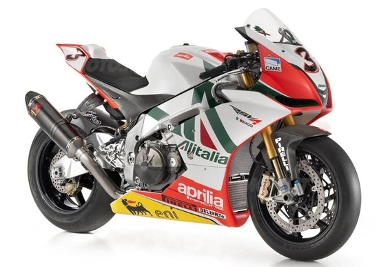 Debutta l'Aprilia Racing RSV4 Biaggi Replica Debutta l'Aprilia Racing RSV4 Biaggi Replica