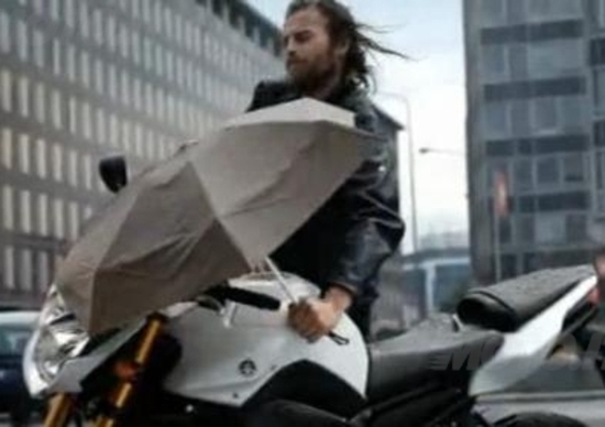 Pronti a sfidare la grandine, nel nuovo spot Yamaha Pronti a sfidare la grandine, nel nuovo spot Yamaha