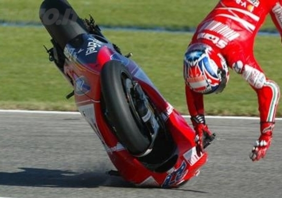 Nelle prove al Mugello Rossi è il più veloce ma Lorenzo è il più costante Nelle prove al Mugello Rossi è il più veloce ma Lorenzo è il più costante
