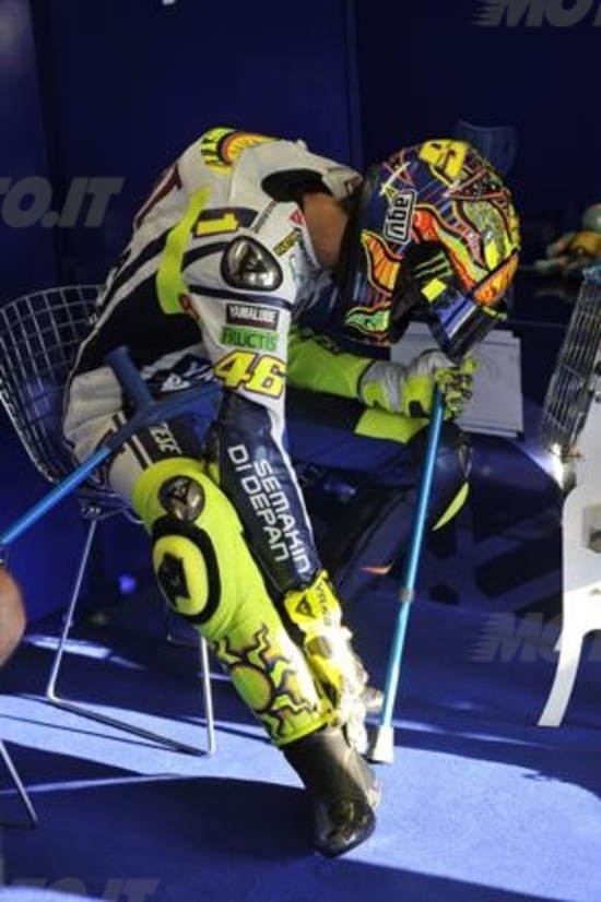 Modifiche speciali all'abbigliamento Dainese di Valentino Rossi Modifiche speciali all'abbigliamento Dainese di Valentino Rossi