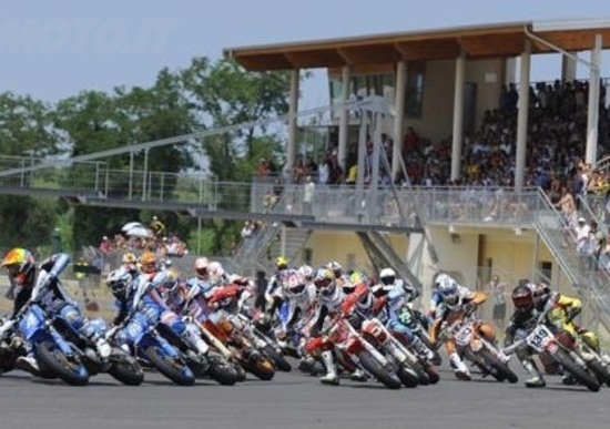 Sabato a Latina scattano gli Internazionali d'Italia Supermoto Sabato a Latina scattano gli Internazionali d'Italia Supermoto