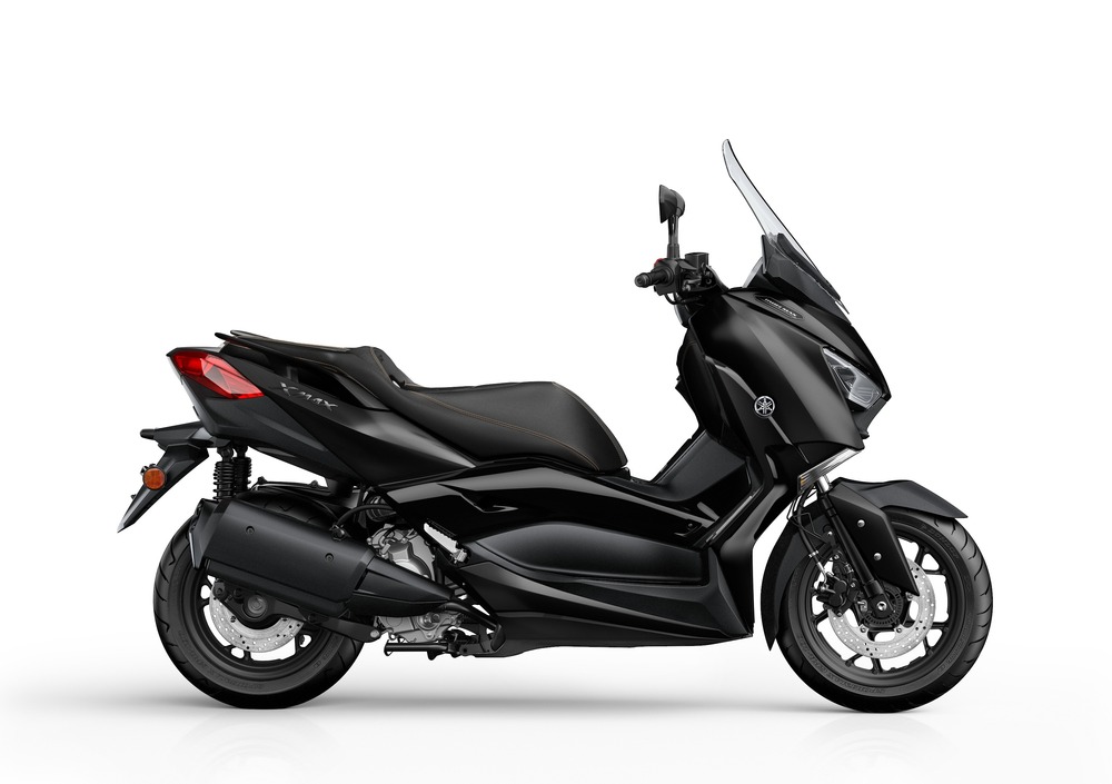 Yamaha X Max 300 Iron Max 2019 prezzo e scheda tecnica 