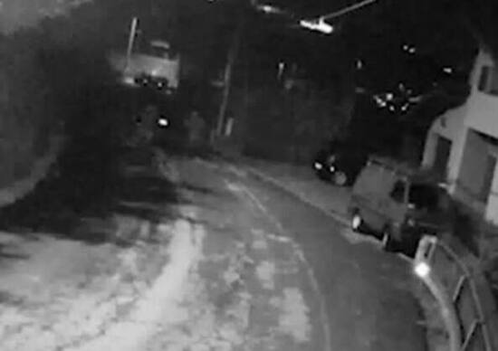 Como, cinque baby vandali danneggiano 60 auto. «Ci annoiavamo» Como, cinque baby vandali danneggiano 60 auto. «Ci annoiavamo»