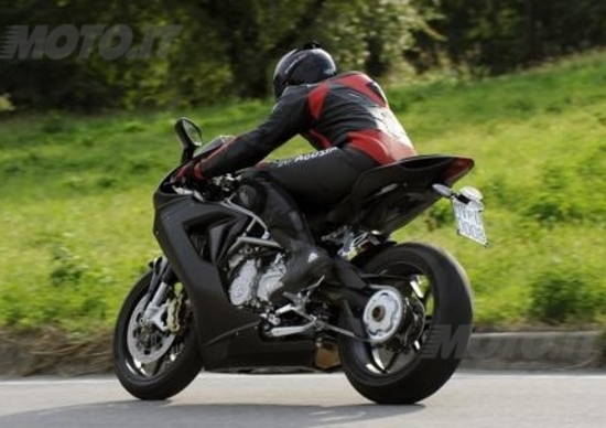 Le prime foto della MV Agusta F3 Le prime foto della MV Agusta F3