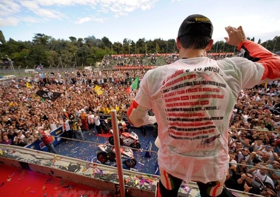Max Biaggi Mondiale. Analisi di una vittoria italiana Max Biaggi Mondiale. Analisi di una vittoria italiana