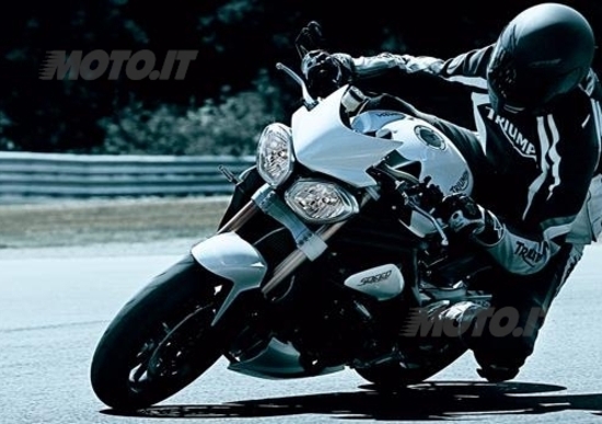Test: Triumph Speed Triple 1050 2011 Test: Triumph Speed Triple 1050 2011