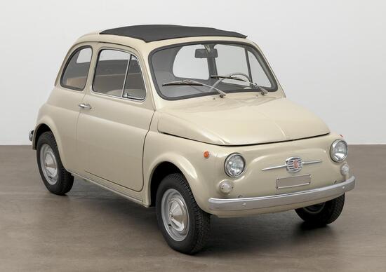 New York, Fiat 500 esposta al MoMA: grande esempio di design New York, Fiat 500 esposta al MoMA: grande esempio di design